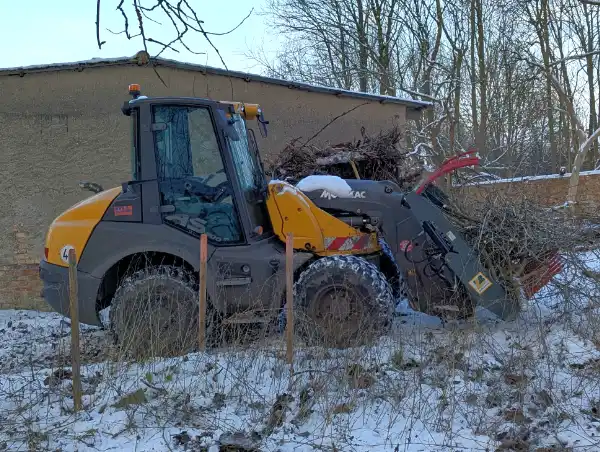 Radlader mit Krokodilgebiss